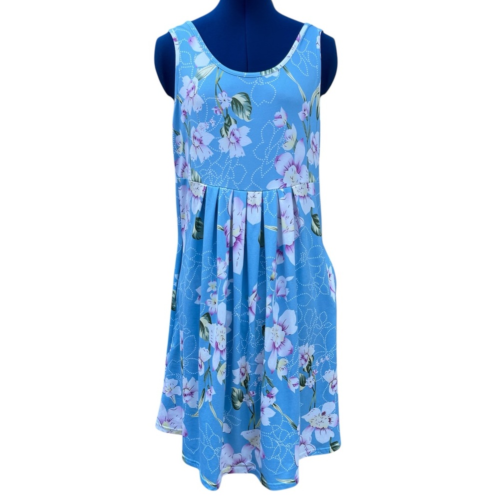 Gently pleated Hawaiian style dress